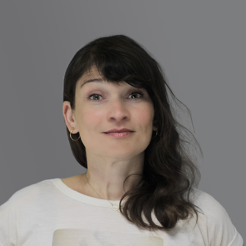 Porträt der Grafikerin Jessika Strack.